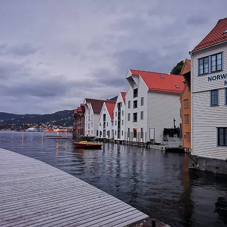 Super Cozy In Picturesque Neighborhood * Bergen